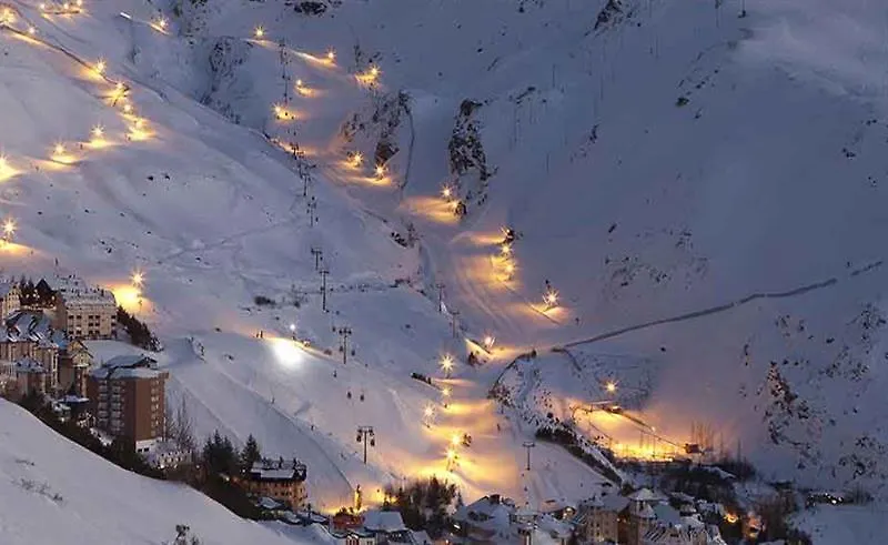 Ghm Gorbea Suites Sierra Nevada Hotel